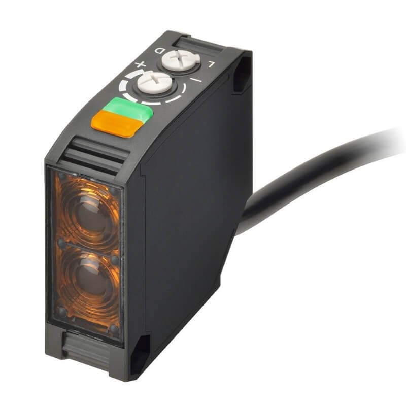 E3JK-RR12 2M REFLEKTÖRDEN YANSIMALI SENSÖR LED KÖŞELİ GÖVDE 24VDC PNP NO&NC 6M ALGILAMA 2M KABLOLU
